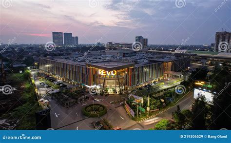 revo mall bekasi.